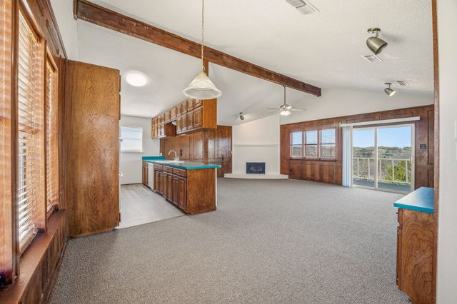 122 Heritage Trail, Granbury, TX 76048