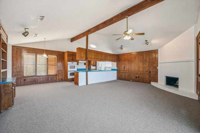 122 Heritage Trail, Granbury, TX 76048