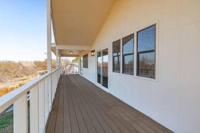 122 Heritage Trail, Granbury, TX 76048