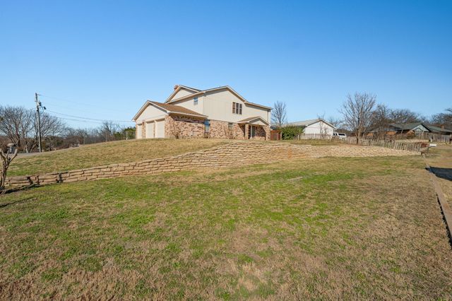 122 Heritage Trail, Granbury, TX 76048