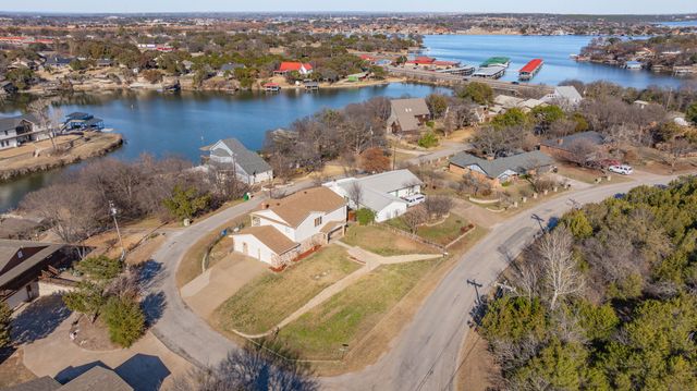 122 Heritage Trail, Granbury, TX 76048