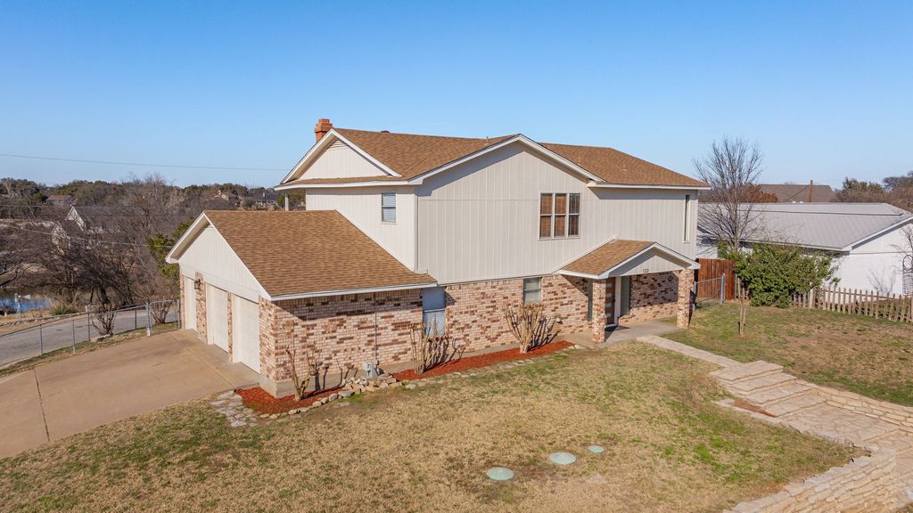 122 Heritage Trail, Granbury, TX 76048