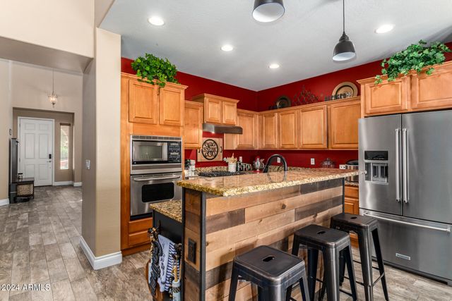 6084 W YORKTOWN Way, Florence, AZ 85132