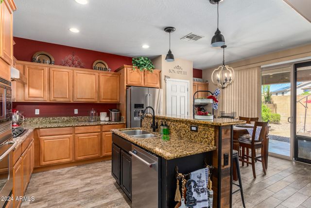 6084 W YORKTOWN Way, Florence, AZ 85132