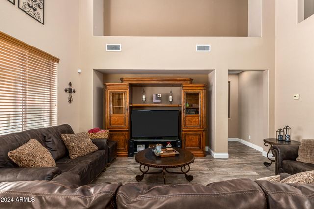6084 W YORKTOWN Way, Florence, AZ 85132