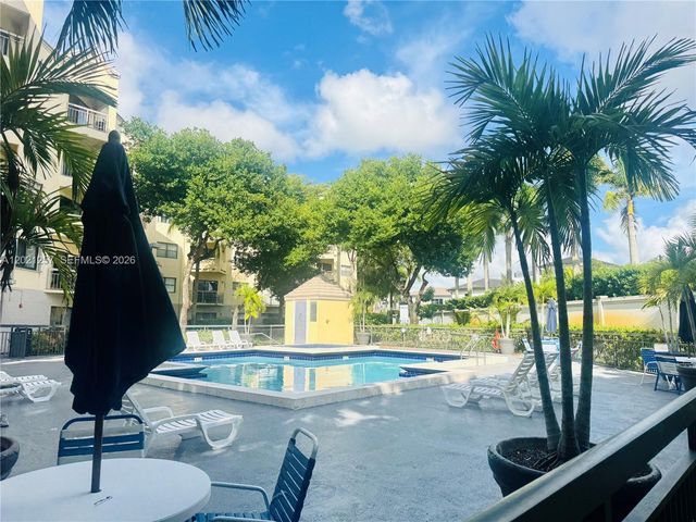 8290 Lake Dr 130, Doral, FL 33166