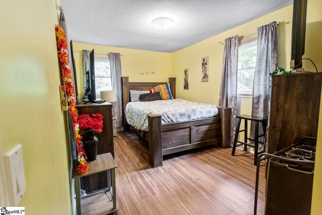 6 Ivy Court, Seneca, SC 29678