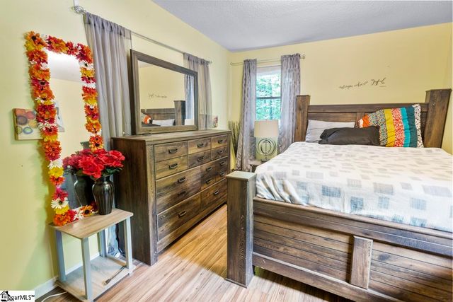 6 Ivy Court, Seneca, SC 29678