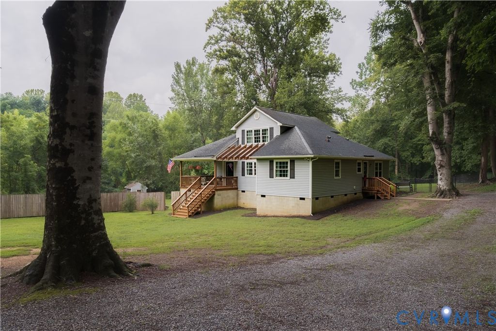 10003 Holly Rd, Mechanicsville, VA 23116