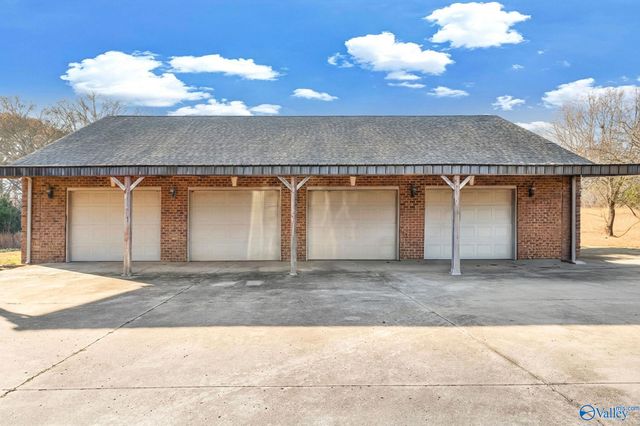 367 Arbor Acres Road, Albertville, AL 35951