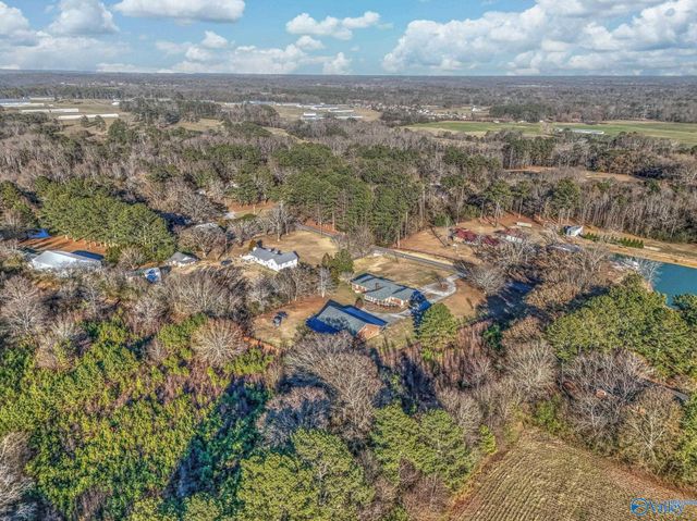 367 Arbor Acres Road, Albertville, AL 35951