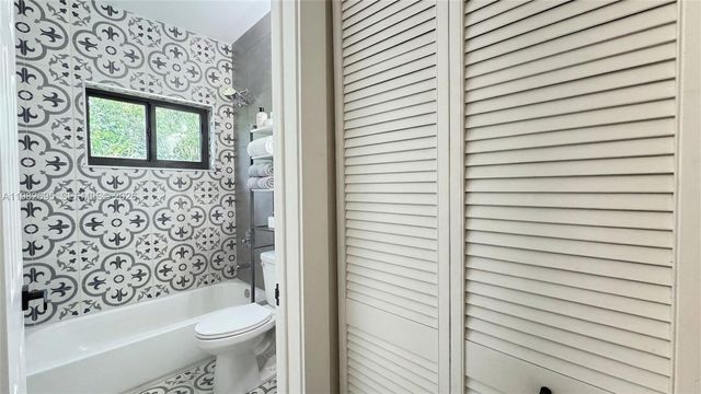 13900 NE 16th Ct, North Miami, FL 33181