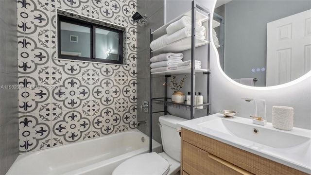 13900 NE 16th Ct, North Miami, FL 33181