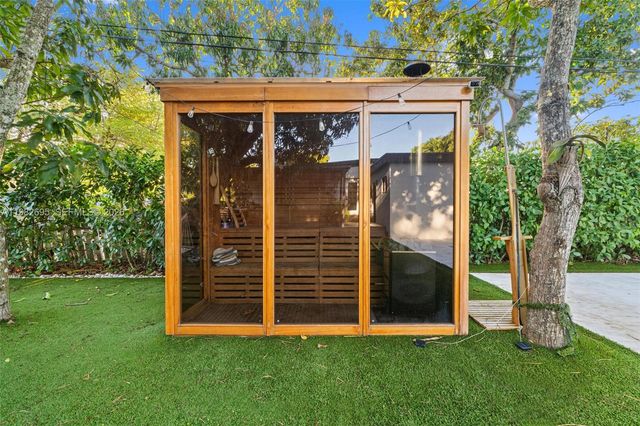 13900 NE 16th Ct, North Miami, FL 33181