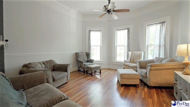 307 W College Ave, Hartsville, SC 29550