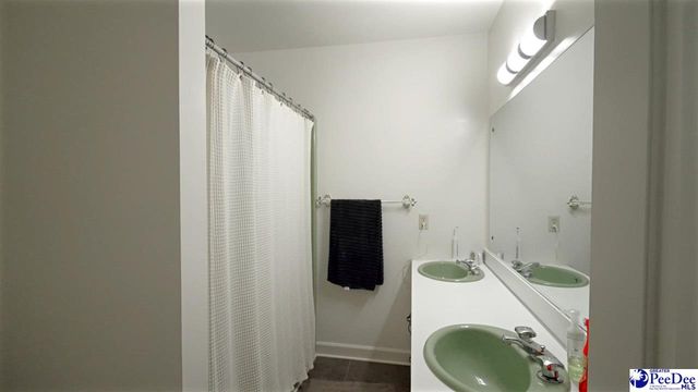 307 W College Ave, Hartsville, SC 29550