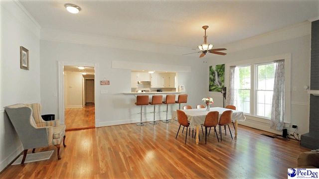 307 W College Ave, Hartsville, SC 29550