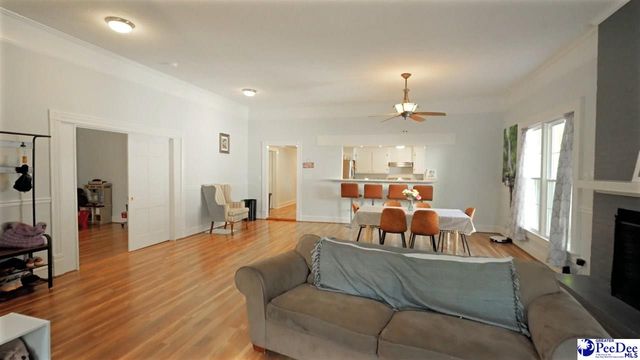 307 W College Ave, Hartsville, SC 29550