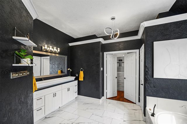 10934 Keystone Fairway Drive, Houston, TX 77095