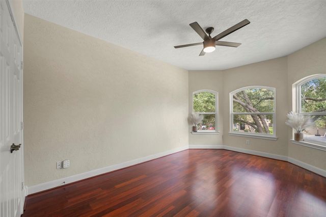 10934 Keystone Fairway Drive, Houston, TX 77095