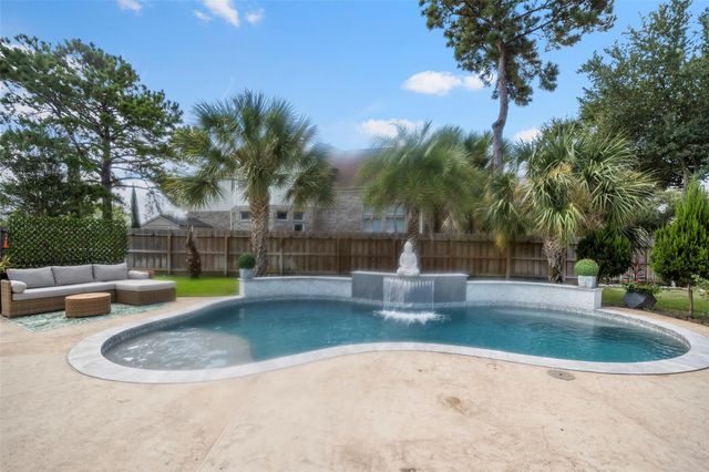 10934 Keystone Fairway Drive, Houston, TX 77095