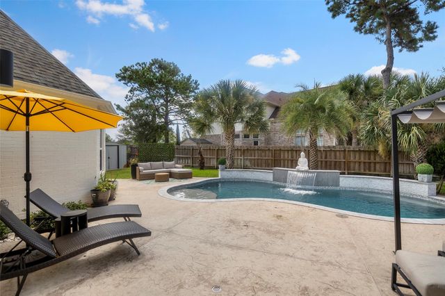 10934 Keystone Fairway Drive, Houston, TX 77095