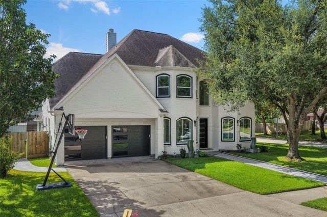 10934 Keystone Fairway Drive, Houston, TX 77095