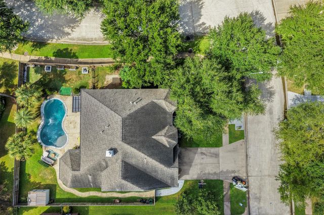 10934 Keystone Fairway Drive, Houston, TX 77095