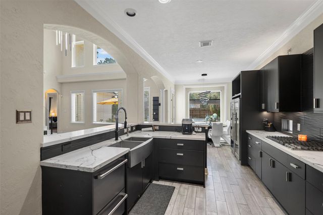 10934 Keystone Fairway Drive, Houston, TX 77095