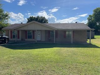829 N Avenue B, Springtown, TX 76082