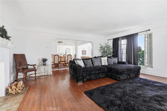 4916 W 12th, Los Angeles, CA 90019