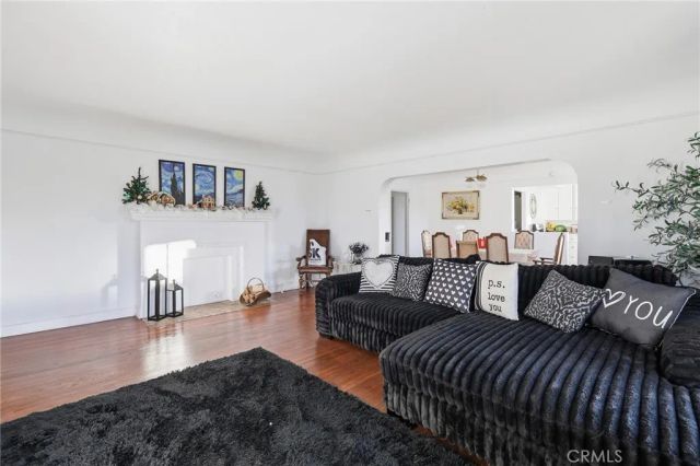 4916 W 12th, Los Angeles, CA 90019
