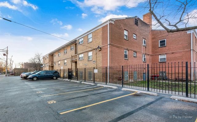 7439 N Winchester Avenue 201, Chicago, IL 60626