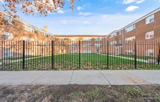 7439 N Winchester Avenue 201, Chicago, IL 60626