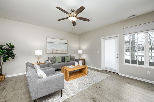 1062 W Summerfield Glen Circle 70, Scio Twp, MI 48103