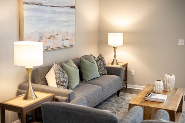 1062 W Summerfield Glen Circle 70, Scio Twp, MI 48103