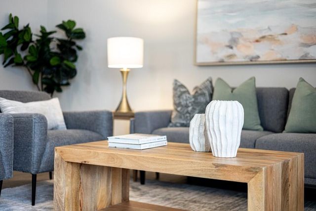 1062 W Summerfield Glen Circle 70, Scio Twp, MI 48103