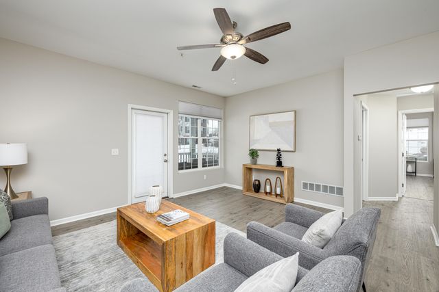 1062 W Summerfield Glen Circle 70, Scio Twp, MI 48103