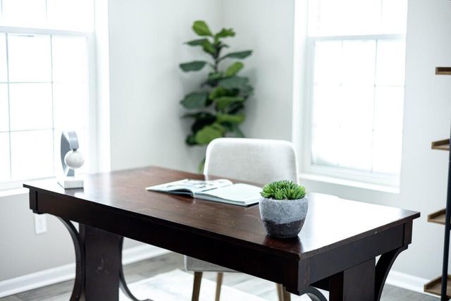 1062 W Summerfield Glen Circle 70, Scio Twp, MI 48103