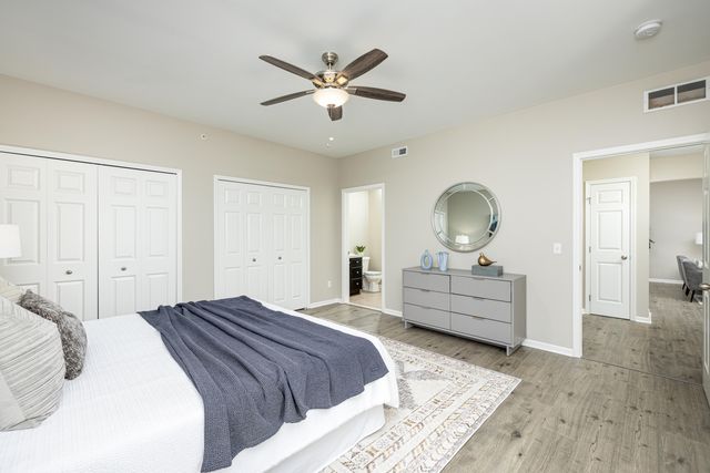 1062 W Summerfield Glen Circle 70, Scio Twp, MI 48103