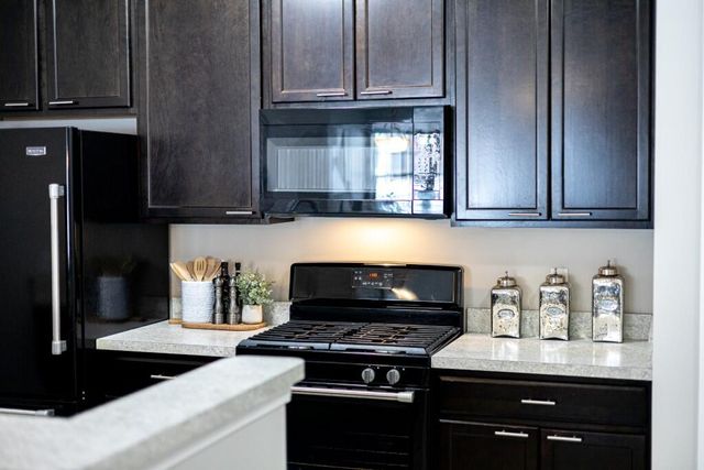 1062 W Summerfield Glen Circle 70, Scio Twp, MI 48103