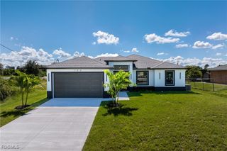 184 Pembroke ST, Lehigh Acres, FL 33974