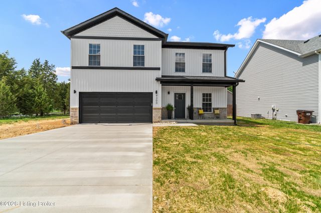 9300 River Trail Dr, Louisville, KY 40229