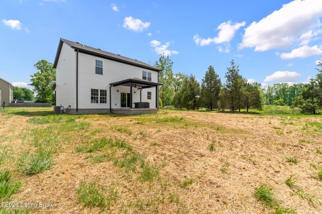 9300 River Trail Dr, Louisville, KY 40229