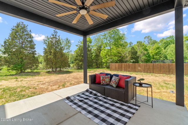 9300 River Trail Dr, Louisville, KY 40229