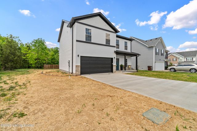 9300 River Trail Dr, Louisville, KY 40229