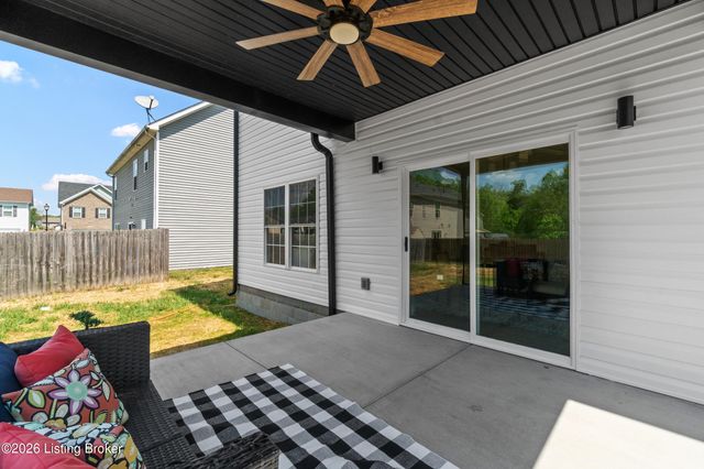 9300 River Trail Dr, Louisville, KY 40229