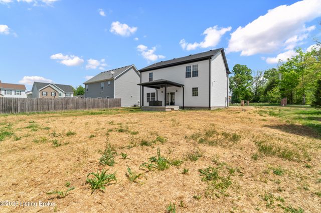 9300 River Trail Dr, Louisville, KY 40229