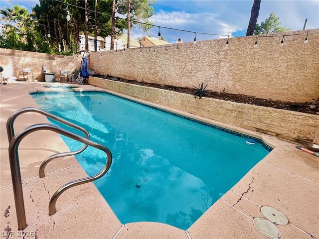 714 Rusty Spur Drive, Henderson, NV 89014