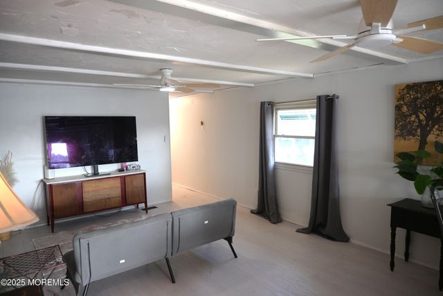 1881 Route 37 353, Toms River, NJ 08757